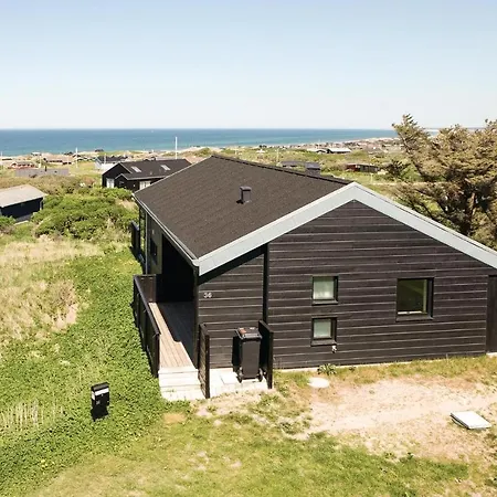Three-bedroom Holiday In Hjorring *