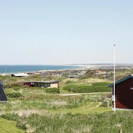 Three-bedroom Holiday In Hjorring