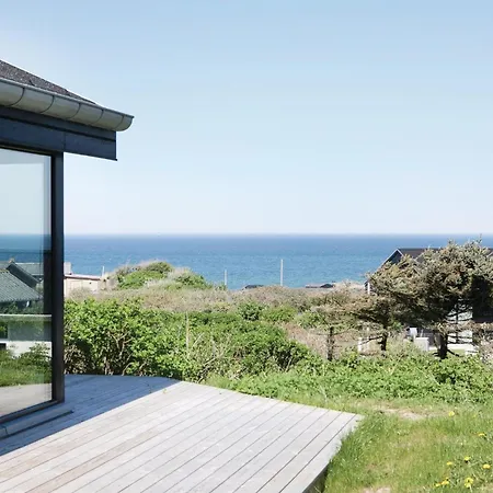 Three-bedroom Holiday In Hjorring