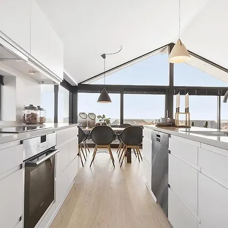 Three-bedroom Holiday In Hjorring *